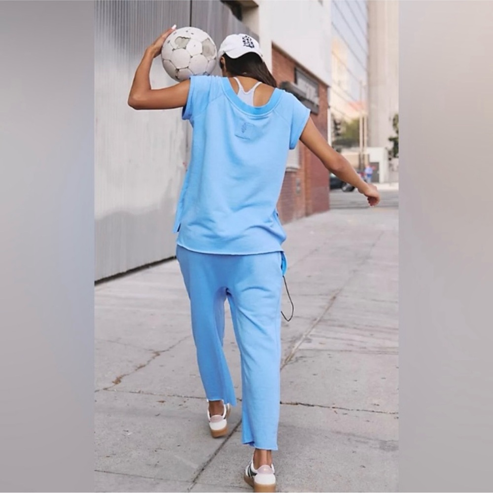 NWT SOLD OUT * FREE PEOPLE ONE TO BEAT SET RIVIERA BLUE
$98 $128 | Size: L - Picture 2 of 6